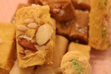 Pakistanlı tatlılar Hint tatlıları