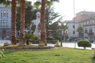 Vasto Abruzzo bölgesinde güzel bir İtalyan şehridir.