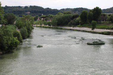Roma 'nın ünlü nehri Tiber Nehri İtalya' nın seçici odak noktası