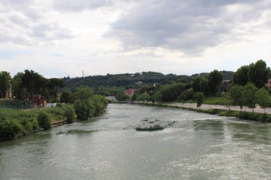 Roma 'nın ünlü nehri Tiber Nehri İtalya' nın seçici odak noktası