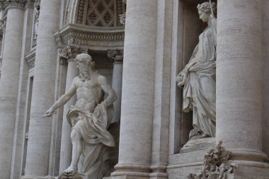 Trevi Fountain Roma 'nın en ünlü simgesidir.