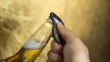 Kötü yemek molası, bira cipsi ve karantina sonrası futbol izlemek.