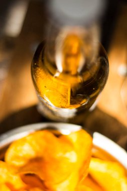 Kötü yemek molası, bira cipsi ve karantina sonrası futbol izlemek.