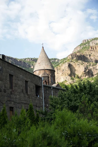 Arménský Kostel Gegharda Mezi Stromy Horami — Stock fotografie
