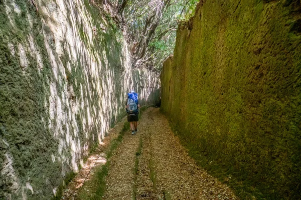 Caverna Vie Caminho Estreito Antigo Dentro Rochas Touff Escavadas Pela — Fotografia de Stock