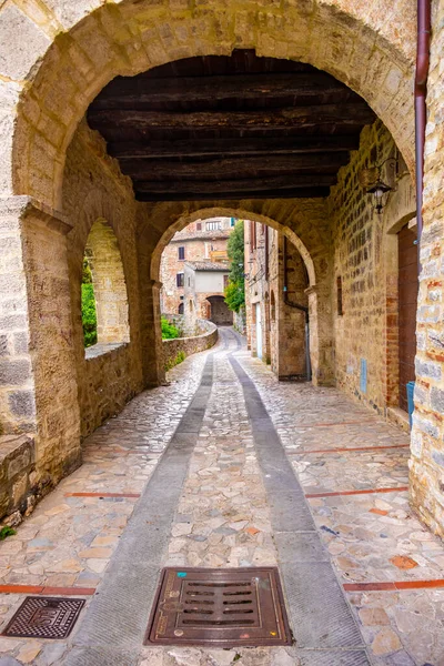 Una Strada Porticata Del Borgo Medievale Todi Umbria Italia — Foto Stock