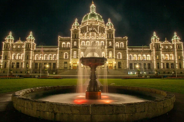 Der Brunnen Vor Dem Parlamentsgebäude Victoria British Columbia Kanada Bei — Stockfoto