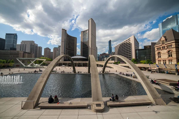 New City Hall ve önündeki çeşme, Toronto, Ontario, Kanada