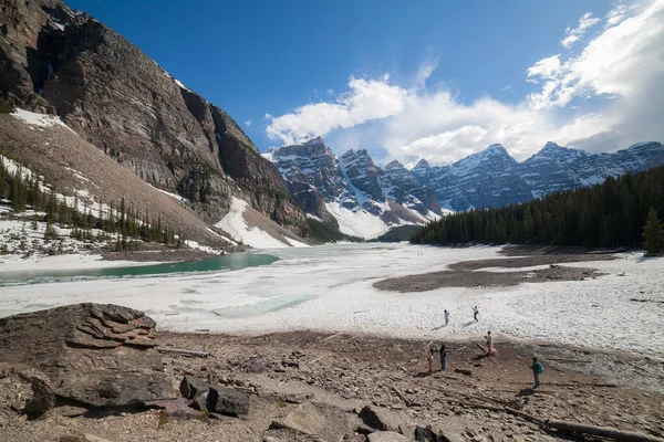 Wspaniały Krajobraz Moraine Lake Banff National Park Alberta Kanada Zamarzniętą — Zdjęcie stockowe