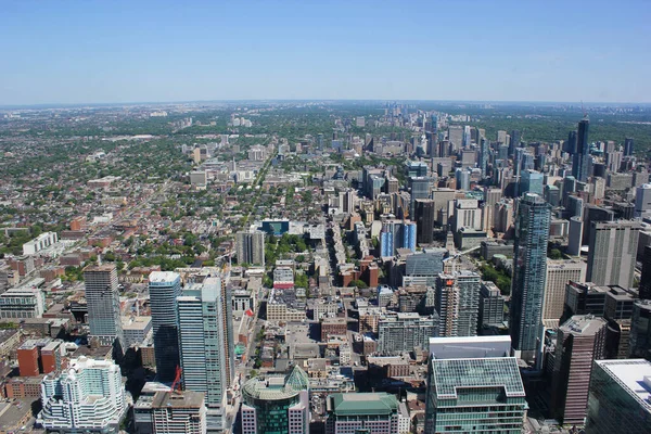カナダ オンタリオ州トロントのCnタワーからトロントの建物や湖オンタリオ州の風景 — ストック写真