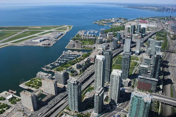 Landschaft Von Torontos Gebäuden Und Dem Ontariosee Vom Tower Toronto — Stockfoto