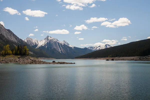 Krajobraz Jeziora Maligne Wzdłuż Icefield Parkway Park Narodowy Banff Alberta — Zdjęcie stockowe