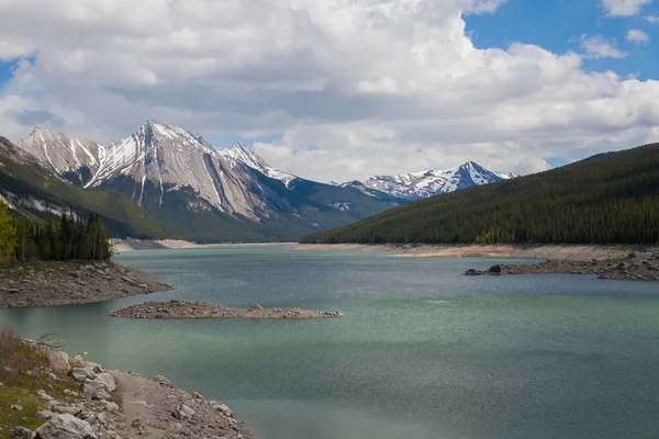 Τοπίο Της Ιατρικής Λίμνη Κατά Μήκος Icefield Parkway Banff National — Φωτογραφία Αρχείου