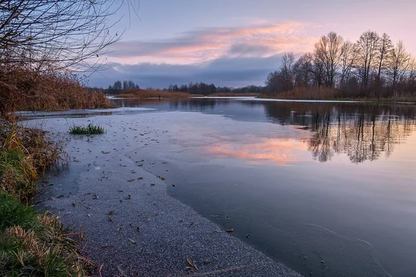 Nehirde soğuk bir sabah