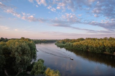 Desna Nehri 'nde sakin bir akşam