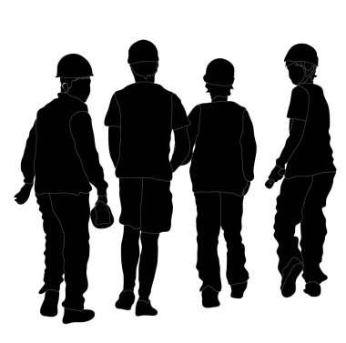 Kask takan dört adam yürüyüp gidiyor.