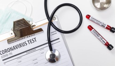 Coronavirus Salgını (COVID-19) için hastaların kan örneklerinin doktor tıbbi ekipmanları ile test edilmesi, Wuhan Çin konseptinden yeni koronavirüs 2019-nCoV, kopyalama alanı ile