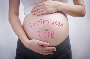 Hamilelik yakında 2016 'da mideye, yeni yıla, hamileliğe ve yeni doğan bebeğe yazılacak.