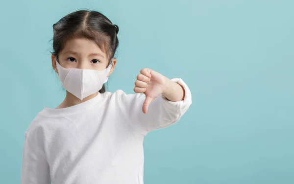 Азійська Маленька Дівчинка Масці Зупинки Коронавірусного Спалаху Новий Вірус Ковід — стокове фото