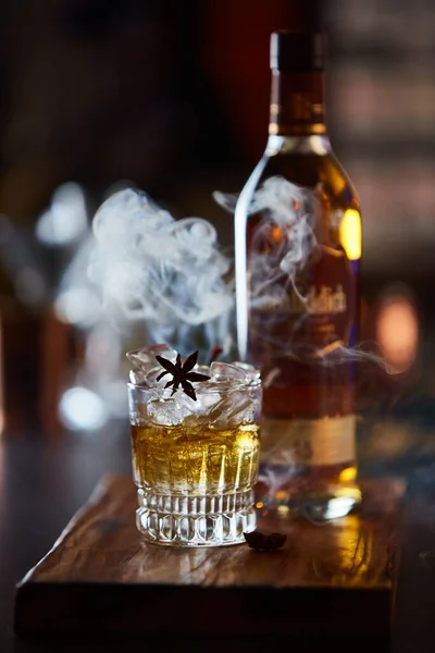 Glenfiddich Single Malt Scotch Whisky 15Yo Lodzie — Zdjęcie stockowe