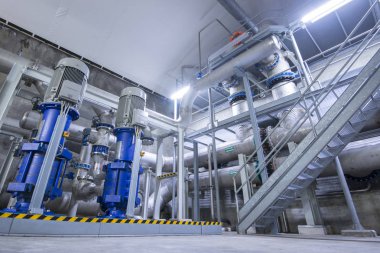 Filtrasyon sistemi ve pompa istasyonu ile su arıtma tesisi