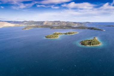 Hırvat adalarının havadan görünümü