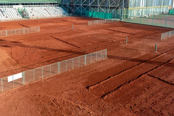 Kış Mevsiminde Kil Tenis Kortu Açık Hava Kırmızı Tenis Kortu — Stok fotoğraf