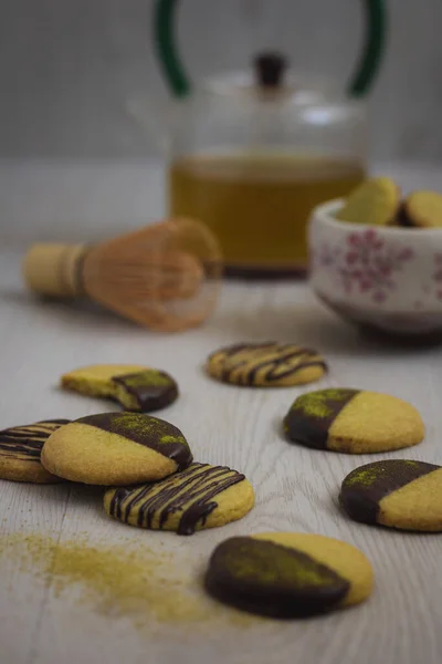 Matcha ve Kara Çikolatalı Kurabiye