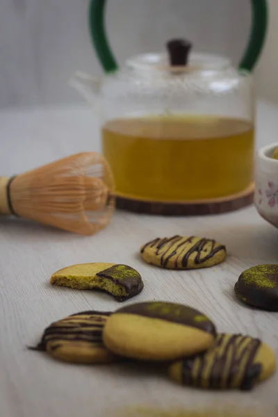 Matcha ve Kara Çikolatalı Kurabiye