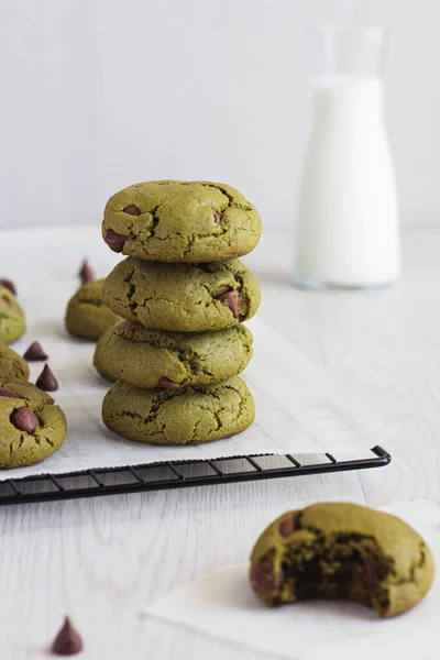 Matcha ve Chocolate Chip Kurabiyeleri