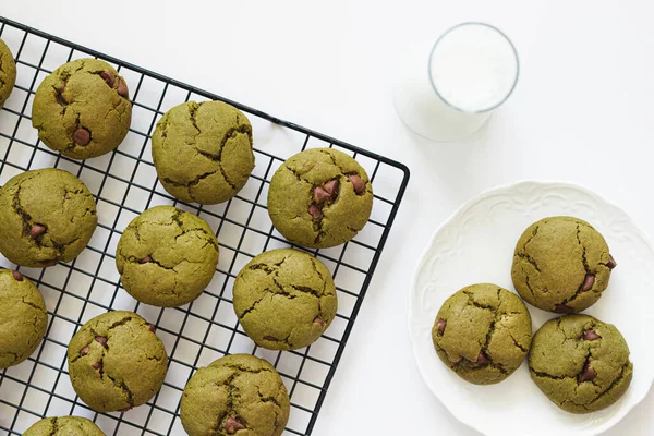 Matcha ve Chocolate Chip Kurabiyeleri