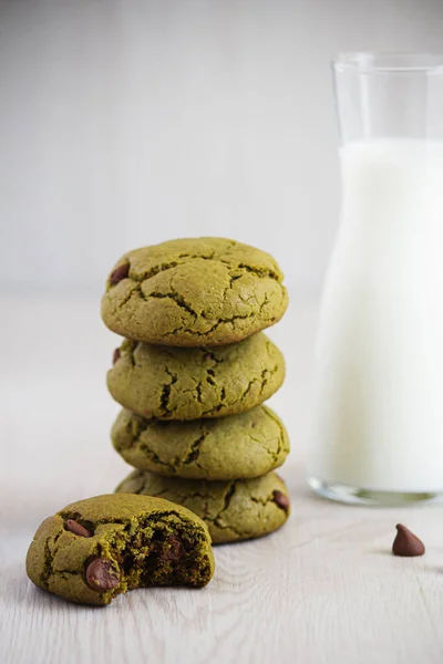 Matcha ve Chocolate Chip Kurabiyeleri