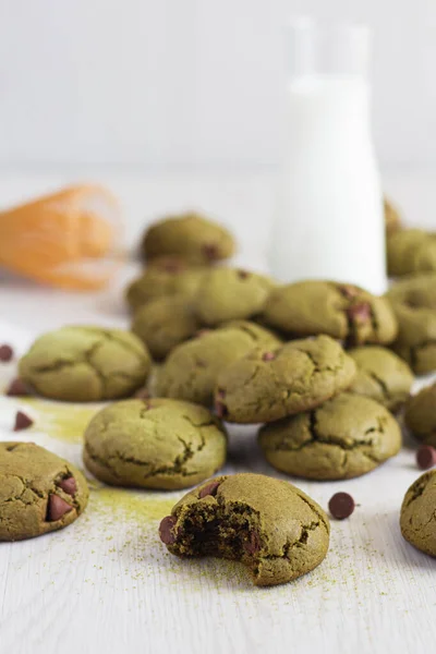 Matcha ve Chocolate Chip Kurabiyeleri