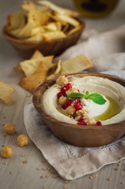 Nar tohumlu ev yapımı humus.