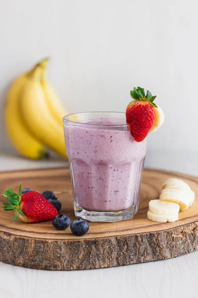 Banana Strawberry Blueberry Smoothie — Stock Photo, Image