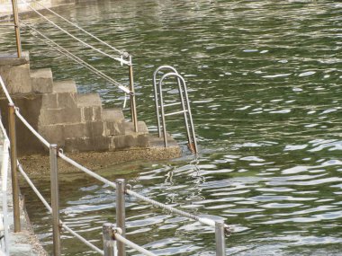 Deniz suyu inen merdiven. Toskana, İtalya
