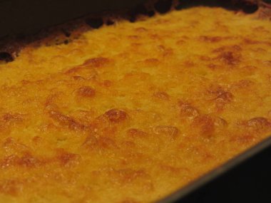 Nohut unu gözleme Cecina Tuscany (veya Liguria Farinata) olarak bilinen closeup İtalya. Nohut unu, zeytinyağı, tuz ve su unsurlarıdır