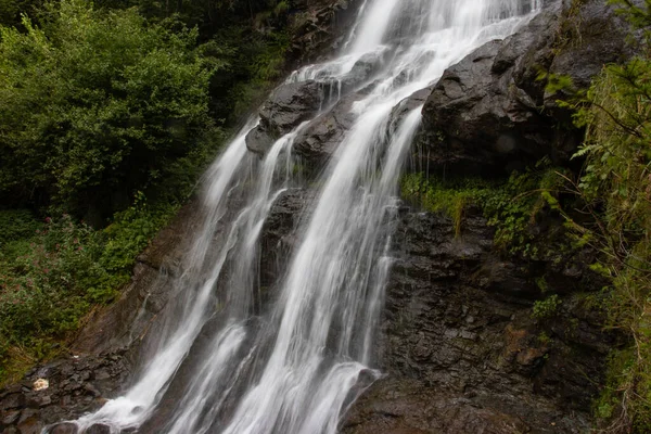 Schleierwasserfall Cascada Cerca Del Pueblo Fugen Zillertal Cascada Más Alta —  Fotos de Stock