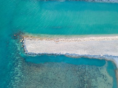 Baan Tai Rıhtımı ya da Phangan Adası 'ndaki açık mavi gökyüzü, Tayland