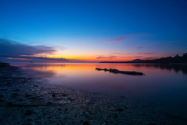 Wok Tum Koh Phangan タイでの海の上の夜のカラフルな夕暮れ 長時間露光写真 ストック画像