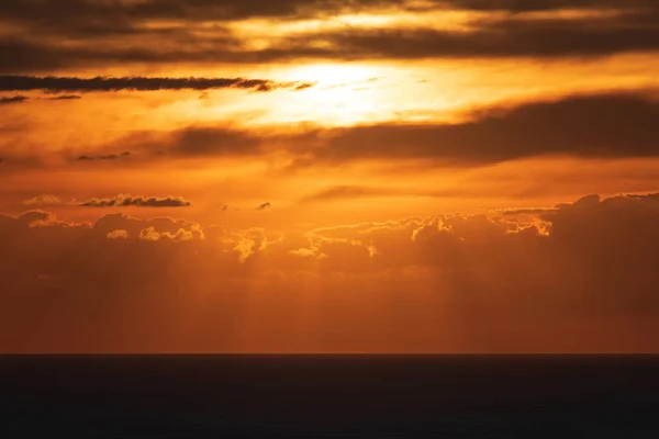 Letecký Pohled Šedé Večerní Mraky Nad Tasmanovým Mořským Horizontem — Stock fotografie