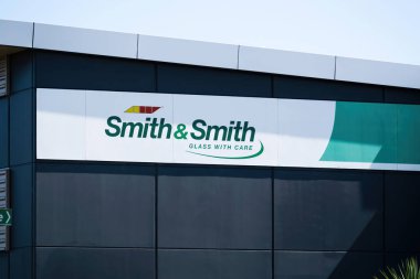 Auckland / Yeni Zelanda - 27 Ocak 2020: Smith ve Smith otocam tamiri ve Henderson 'daki mağazanın yenilenmesi