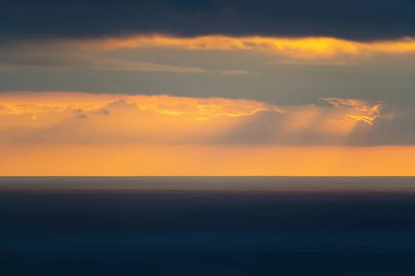 Długi Widok Powietrza Wieczorne Chmury Nad Brzegiem Morza Tasman Plaży — Zdjęcie stockowe