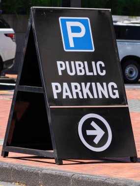 Halka açık park sandviç tahtası görüntüsü