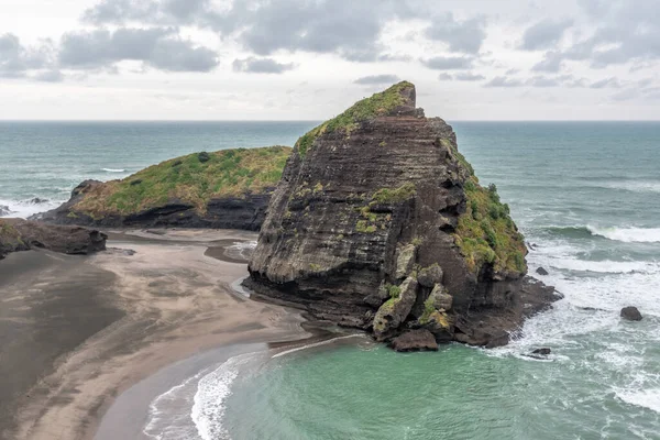 Vue Partie Sud Plage Piha Derrière Île Taitomo — Photo