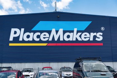 Auckland / Yeni Zelanda - 4 Aralık 2019: Wellington Mt. Wellington donanım süpermarket cephelerinin görüntüsü