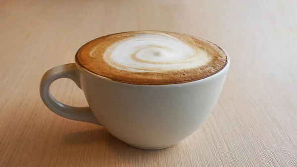 Café Caliente Capuchino Latte Taza Cerámica Con Espuma Leche Espiral — Foto de Stock