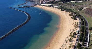 Beyaz Kum Teresitas plajı Playa de las Teresitas, Tenerife. Kanarya adaları. İspanya