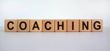 Güzel beyaz bir arka planda küplere 