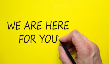 Sarı arka planda izole edilmiş, el yazısı: 